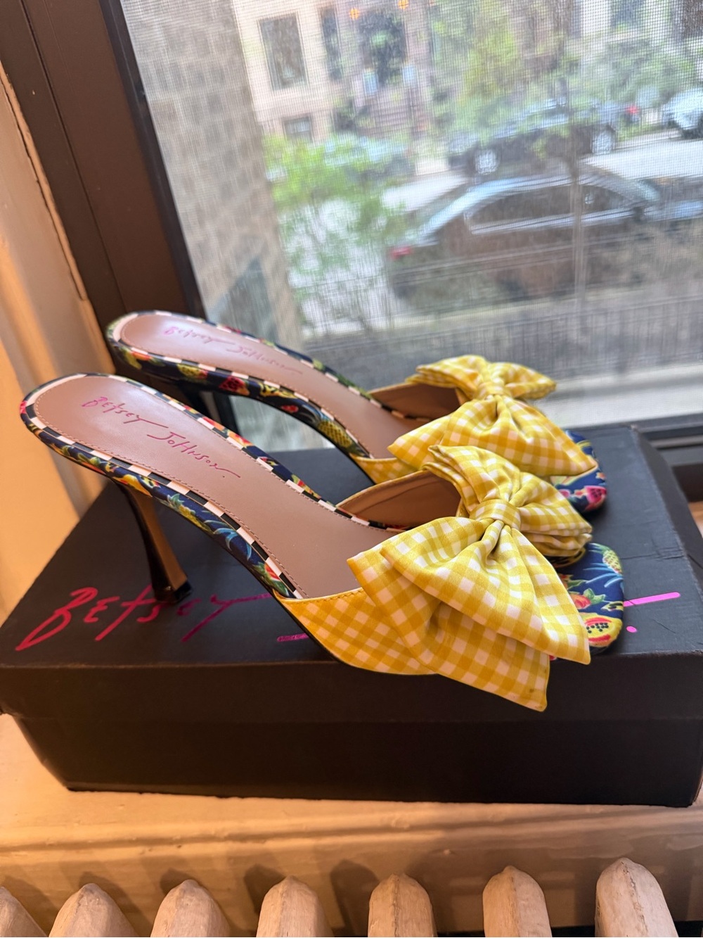Betsey Johnson Skyee Bow Heels - Picture 3 of 5